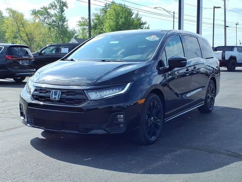 Used 2025 Honda Odyssey Sport-L image 3