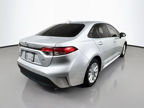 Used 2023 Toyota Corolla LE w/ LE Convenience Package FWD image 4