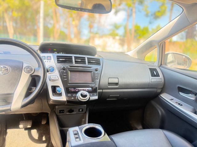 Used 2014 Toyota Prius V Five FWD image 17