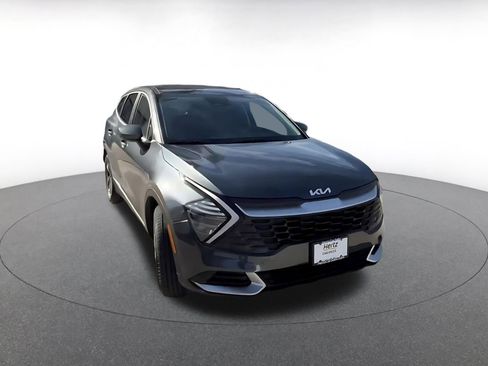 Used 2025 Kia Sportage LX image 3