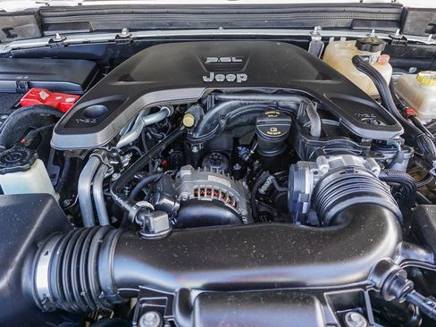 Used 2018 Jeep Wrangler Unlimited Rubicon image 25