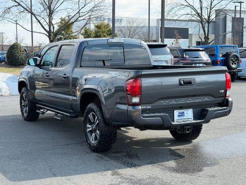 Used 2019 Toyota Tacoma TRD Sport image 10