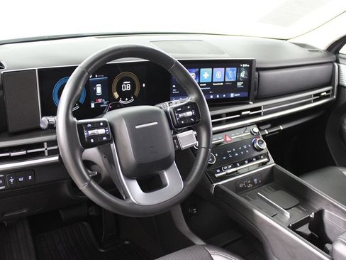 Used 2025 Hyundai Santa Fe SEL FWD image 7