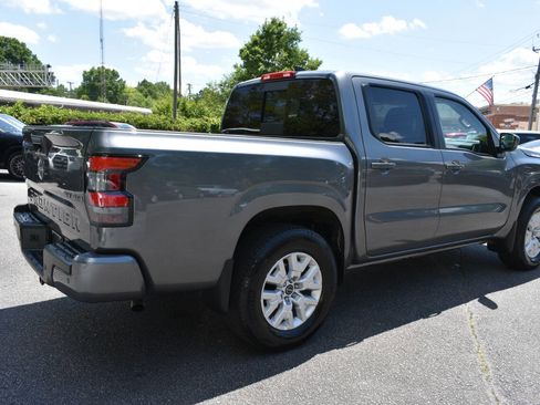 Used 2024 Nissan Frontier SV w/ SV Convenience Package AWD/4WD image 3