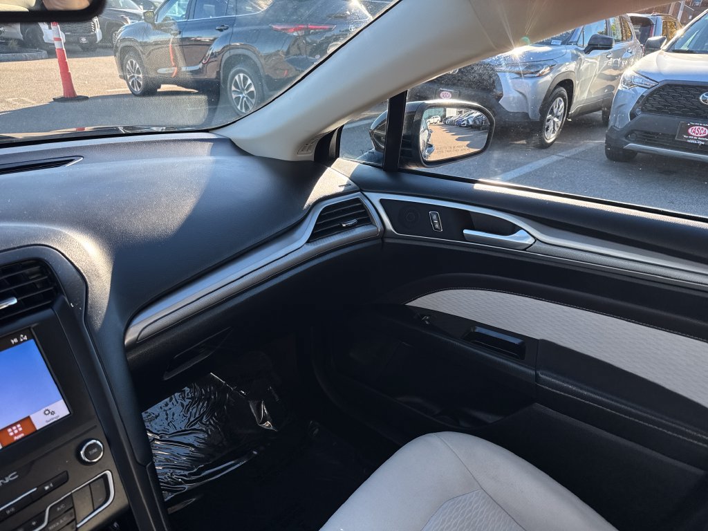 Used 2019 Ford Fusion SE w/ Equipment Group 151A FWD image 29