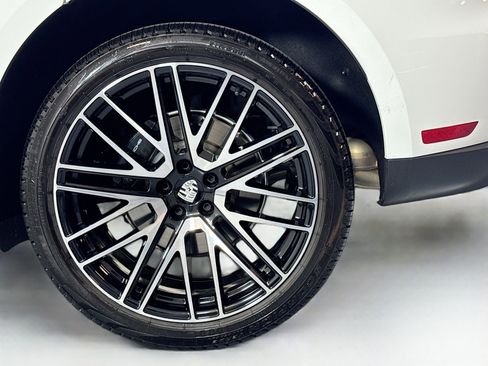 Used 2025 Porsche Macan image 22