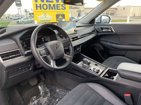 Used 2024 Mitsubishi Outlander Ralliart AWD/4WD image 11
