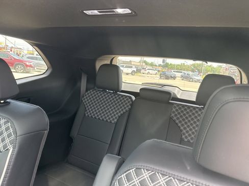 Used 2025 GMC Acadia Denali w/ LPO, Floor Liner Package AWD/4WD image 28