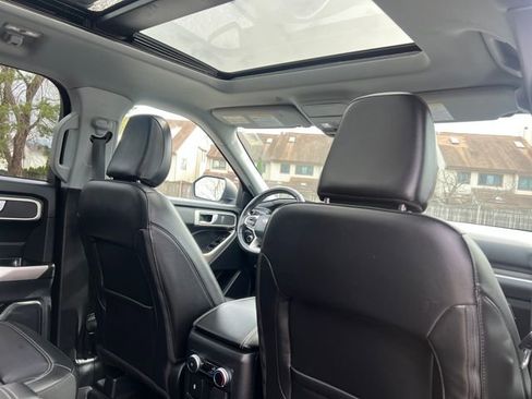 Used 2023 Ford Explorer XLT w/ Equipment Group 202A image 33