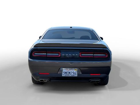 Used 2021 Dodge Challenger SXT image 4