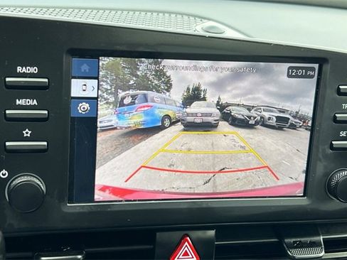 Used 2025 Hyundai Elantra Sport image 23