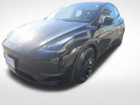 Used 2023 Tesla Model Y Long Range image 4