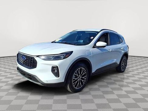 Certified 2023 Ford Escape SE w/ PHEV Premium Package image 2