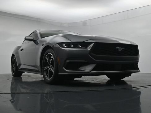 Used 2024 Ford Mustang Coupe RWD image 18