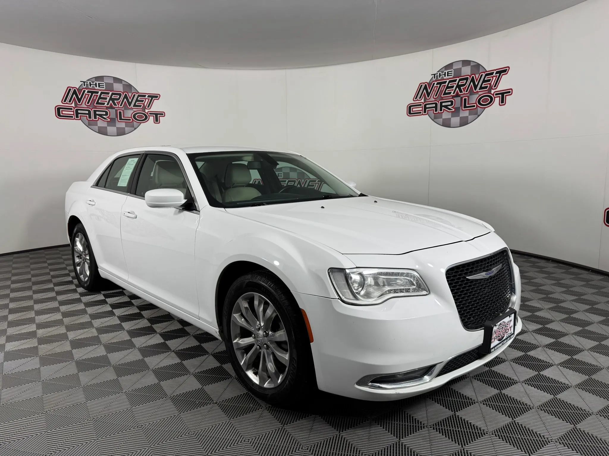 Used 2017 Chrysler 300 Limited w/ Driver Convenience Group AWD/4WD image 9