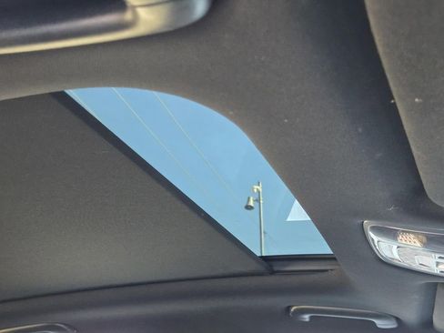 Used 2022 Genesis GV70 2.5T w/ Sport Prestige Package image 10