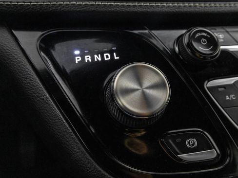 Used 2022 Chrysler Pacifica Touring-L w/ Uconnect Theater Family Group FWD image 35