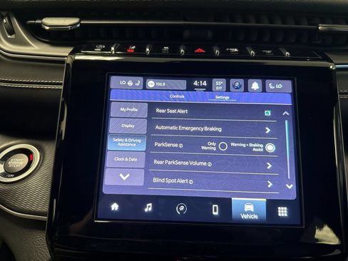 Used 2023 Jeep Grand Cherokee Altitude AWD/4WD image 33