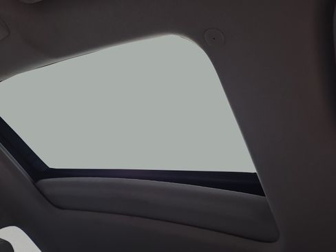 Used 2018 Honda Accord Touring image 22