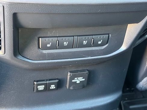 Used 2024 Toyota Tundra Platinum image 27