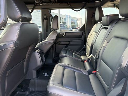 Certified 2025 Ford Bronco Outer Banks w/ Sasquatch Package AWD/4WD image 26