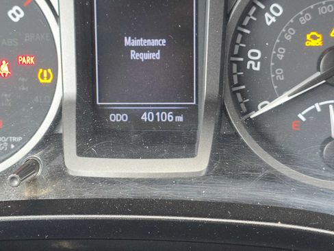 Used 2020 Toyota Tacoma TRD Sport AWD/4WD image 29