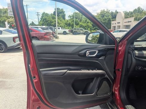 Used 2025 Jeep Compass Trailhawk AWD/4WD image 11
