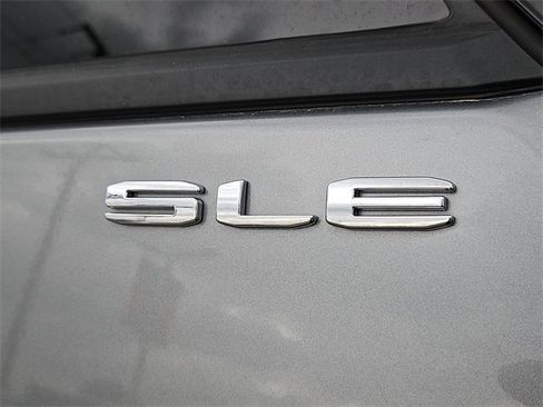 Used 2024 GMC Terrain SLE image 12