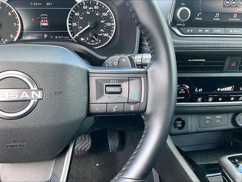 Certified 2025 Nissan Rogue SV FWD image 24