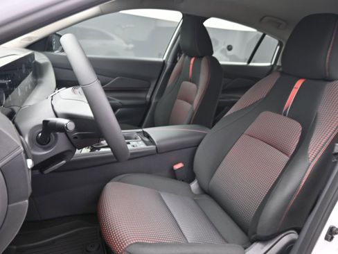 New 2026 Nissan Sentra SR FWD image 15