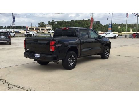 Used 2023 Chevrolet Colorado Z71 w/ Z71 Convenience Package 2 image 8