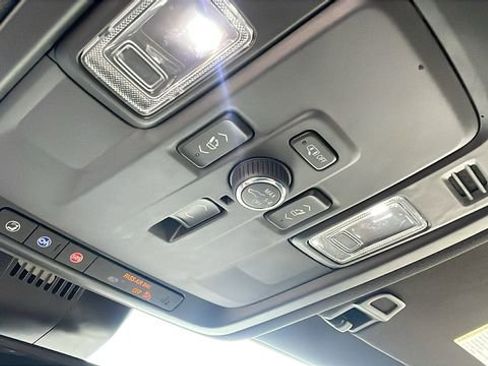 Used 2025 Chevrolet Tahoe Premier image 21