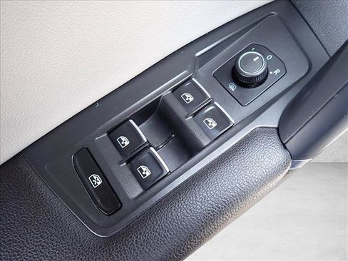 Used 2018 Volkswagen Tiguan S AWD/4WD image 14