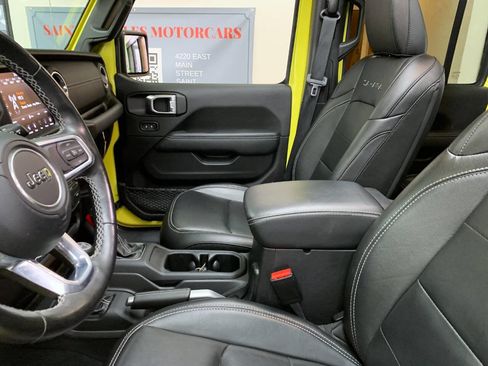 Used 2022 Jeep Wrangler Unlimited Sahara w/ Cold Weather Group image 9