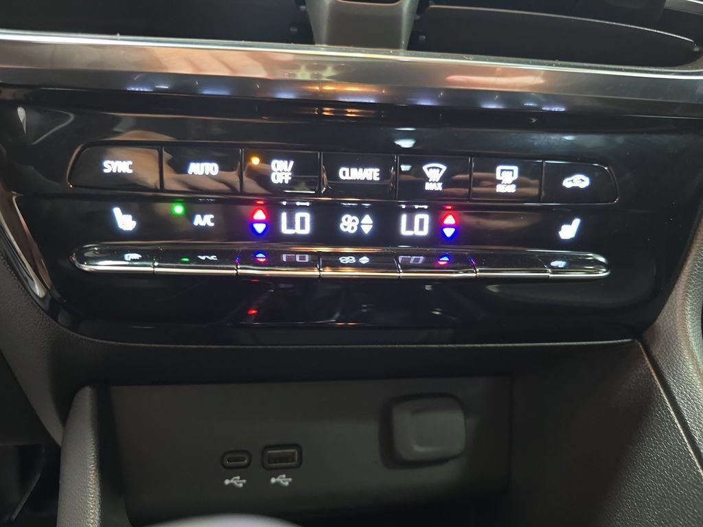 Certified 2024 Buick Encore GX Avenir w/ Avenir Technology Package AWD/4WD image 21