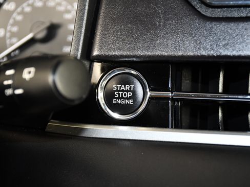 Used 2024 Mitsubishi Outlander ES AWD/4WD image 24