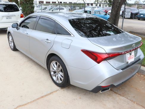 Used 2020 Toyota Avalon XLE w/ Carpet Mat Package image 6