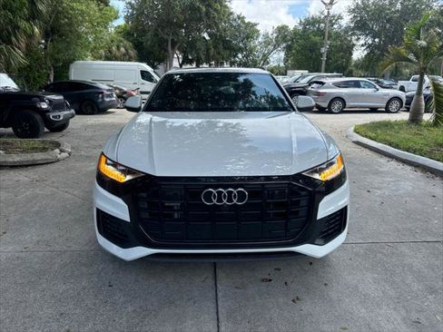 Used 2023 Audi Q8 Premium w/ Convenience Package AWD/4WD image 3