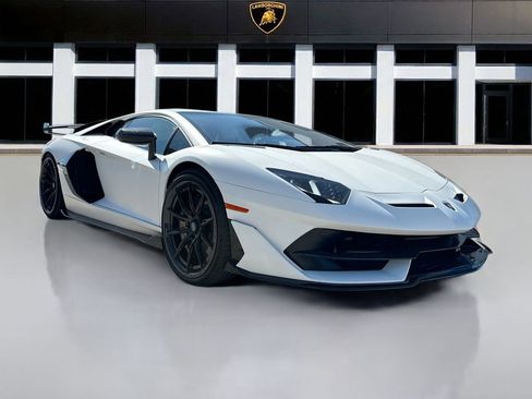 Used 2019 Lamborghini Aventador SVJ image 4