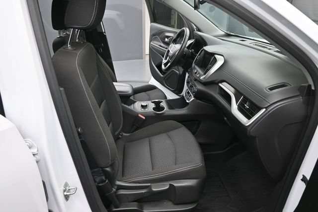 Used 2024 GMC Terrain SLE w/ Driver Convenience Package FWD image 18
