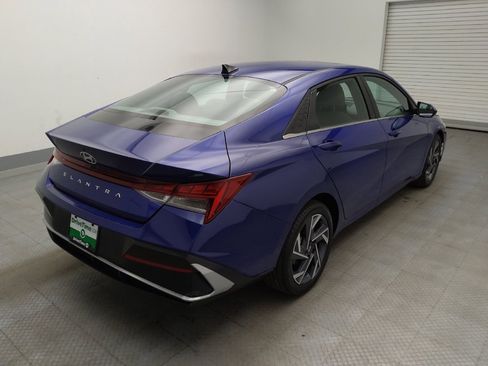 Used 2025 Hyundai Elantra SEL FWD image 10