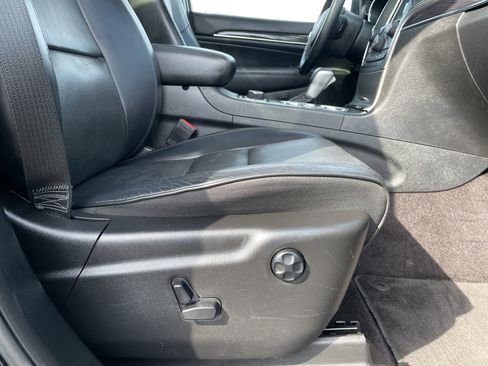 Used 2018 Jeep Grand Cherokee Overland image 14