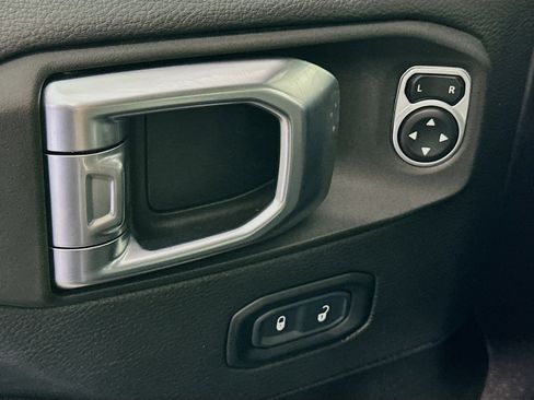 Used 2023 Jeep Wrangler Sahara w/ Cold Weather Group image 15