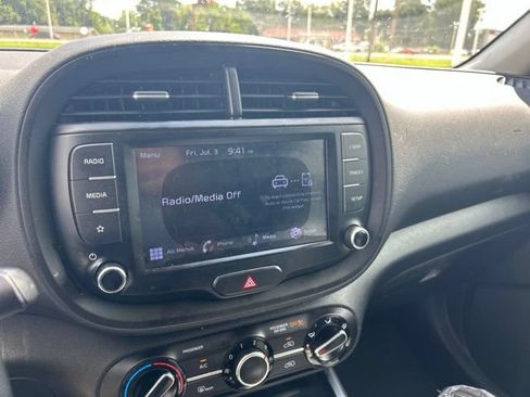 Used 2022 Kia Soul LX FWD image 28