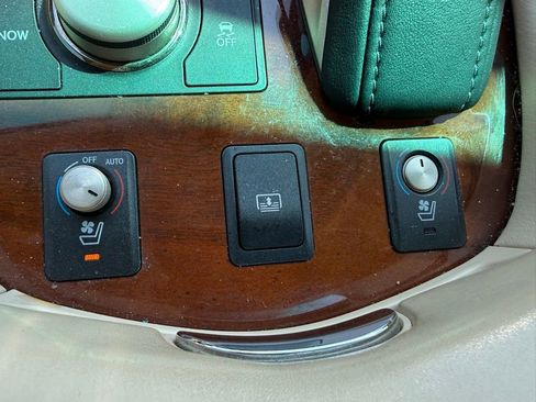 Used 2016 Lexus LS 460 w/ Comfort Package image 10