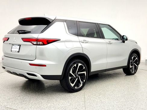 Used 2024 Mitsubishi Outlander SE image 5