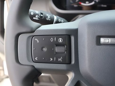 New 2026 Land Rover Defender 130 X-Dynamic SE AWD/4WD image 32