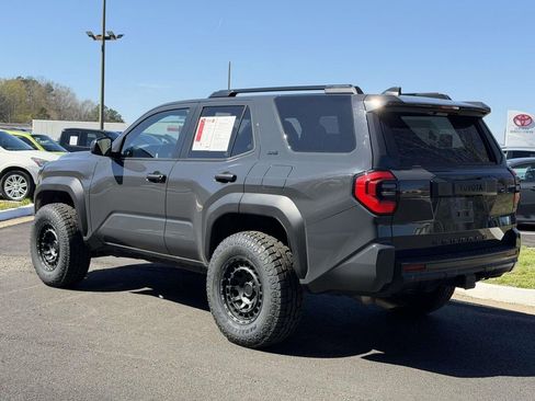 Used 2025 Toyota 4Runner SR5 AWD/4WD image 23