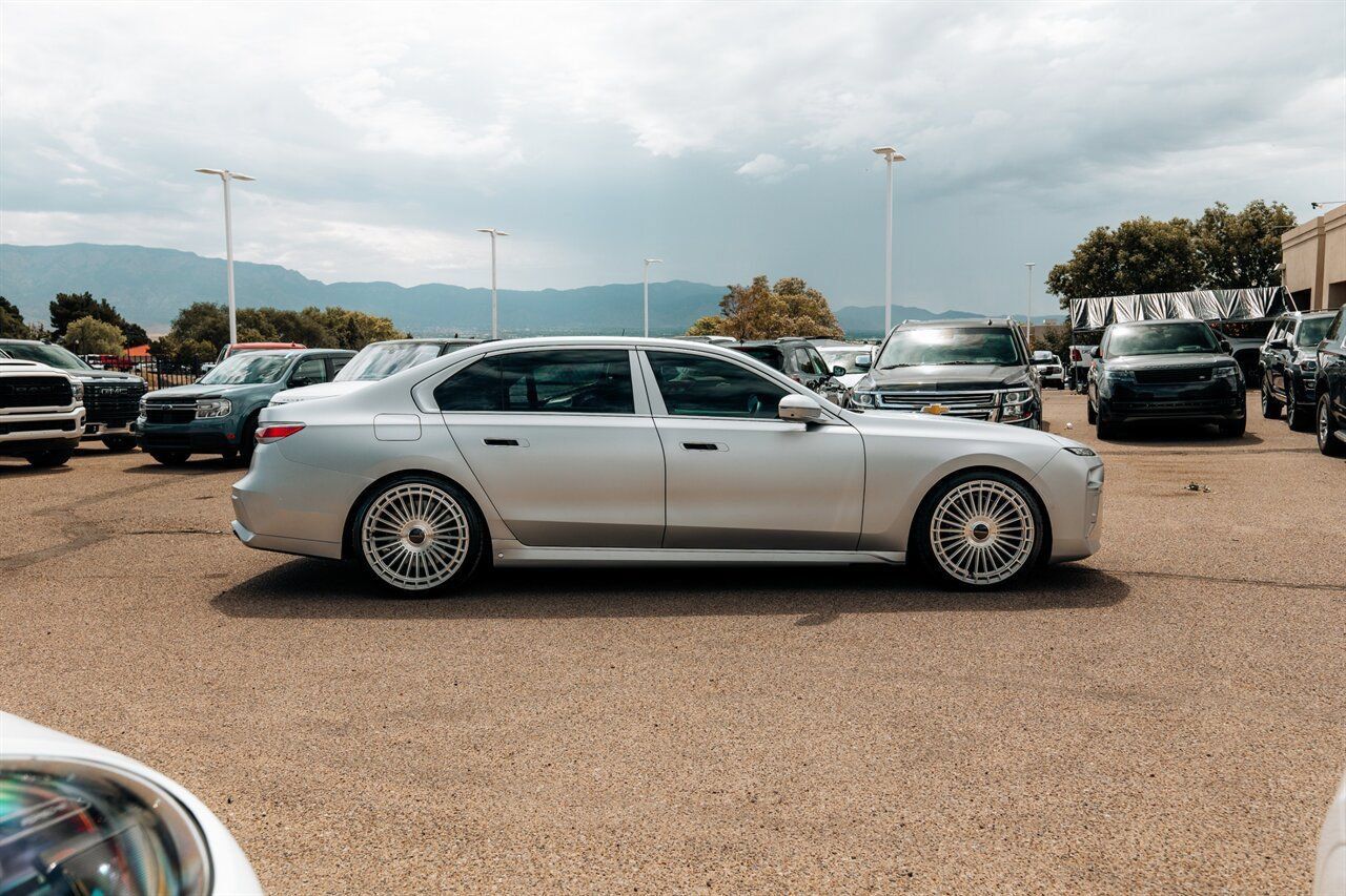 Used 2025 BMW 760i xDrive AWD/4WD image 8