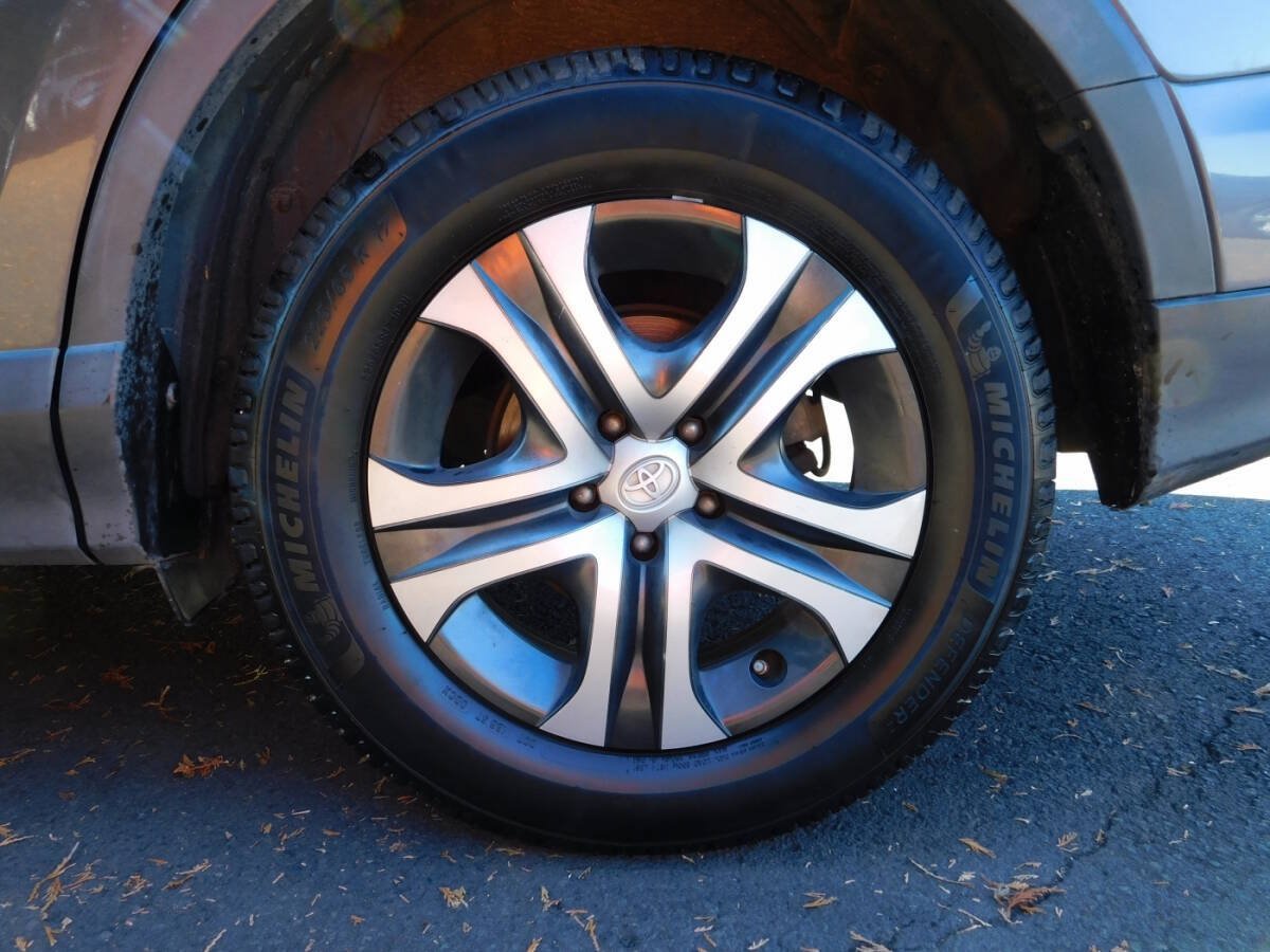 Used 2017 Toyota RAV4 LE w/ All Weather Liner Package AWD/4WD image 23